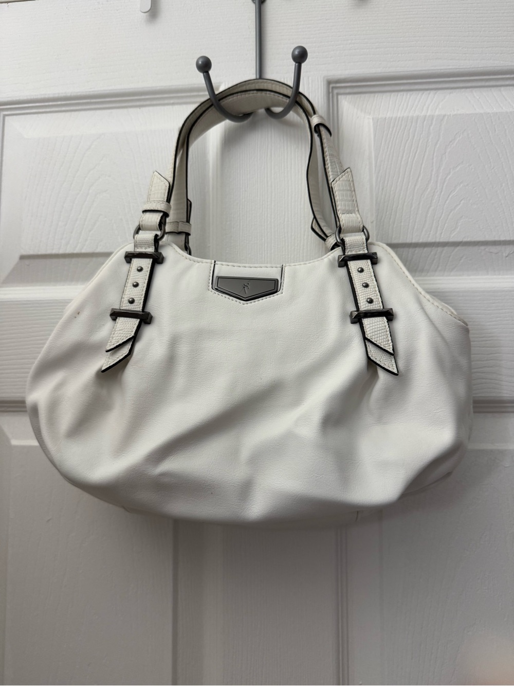 Vera Wang White Women’s Shoulder Bag - Elegant Everyday Handbag